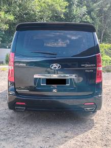 Hyundai GRAND STAREX 2.5 ROYALE PREMIUM (A)