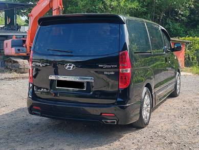Hyundai GRAND STAREX 2.5 ROYALE PREMIUM (A)