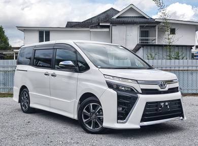 Toyota VOXY 2.0 KIRAMEKI 2 (A)