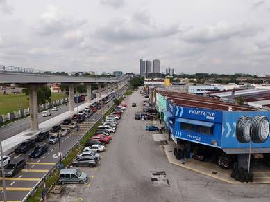 1.5 Storey Terrace Factory, facing main road @ Hicom Glenmarie