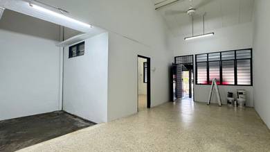 Taman Munsyi Ibrahim Tampoi 3 Bed Partially Furnished Ciq