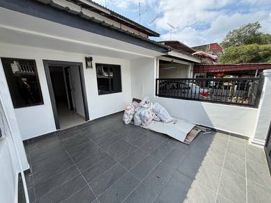 Double Storey Low Cost Jalan Jambu Mawar Taman Muhibbah Kulai Saleng