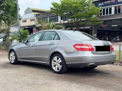 Mercedes Benz E250 AVANTGARDE MIL 40K KM ONLY