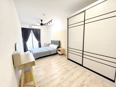 Emporis Kota Damansara Master Room with Bathroom