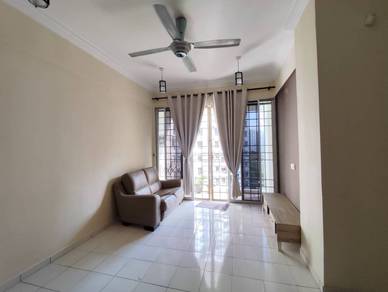 Putra Place Condominium for rent  -- bu 1000sf