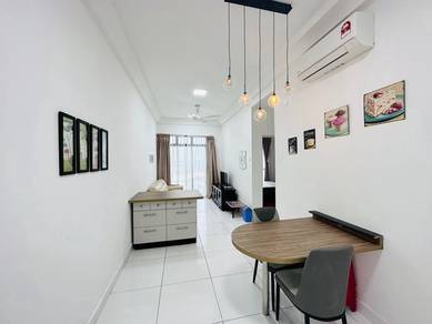 Platino walking distance to Paradigm Mall Skudai Highway 1 Bed Balcony