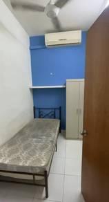 Single room Available for rent at Avenue Crest (Male)