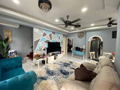 RENOVATED 2 Storey Semi-D Cluster Azzaharah ,Puncak Alam ( 30'X50' )