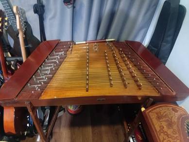 扬琴 yanqin(Chinese hammer dulcemer) 