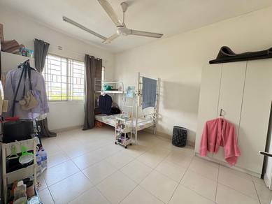 (Unit Besar) Seri Baiduri Apartment, Setia Alam (Sebelah lift)