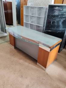 Meja director