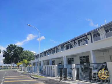 Mahkota Banting double storey 20x70 rumah sewa Gated Guarded