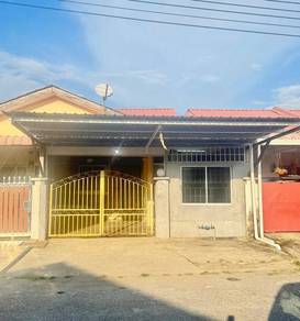 Single Storey Terrace Intermediate House for Rent at Senadin Miri
