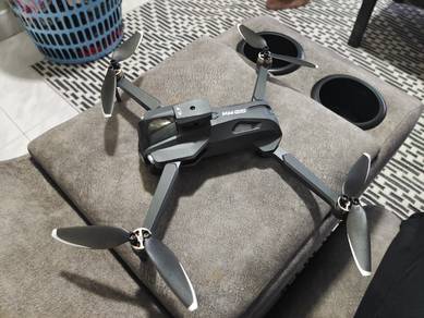 Drone + Alat Kawalan & Kamera
