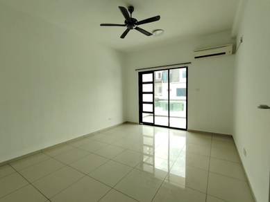 Taman Kempas Utama @ 2.5 Storey Terrace House For Sale