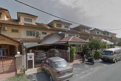 .📌Below market 2 and half storey and urgent for sale 