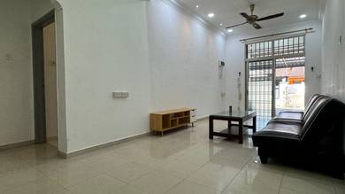 Bukit Indah Single Storey House / 