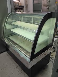Used-Curved Glass Cake Display Showcase
