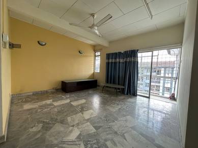 Court 6, Goodyear, usj 8, taipan lrt, partial furnish, good condition