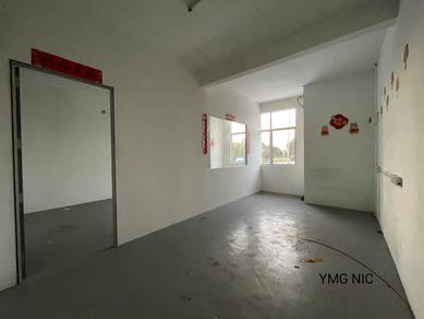 Bukit Raja, Klang -1.5 Storey Corner Shoplot For Rent