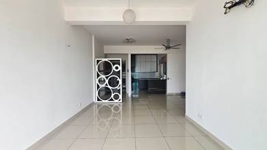 1260sqft Reflections unit with 2 car parks for sale