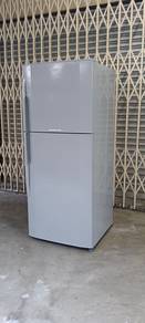 Hitachi Twin Door Fridge Peti ais 335L