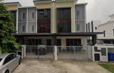 landed 5+1 room 4 bath ( Alam Nusantara Jalan Setia Utama)