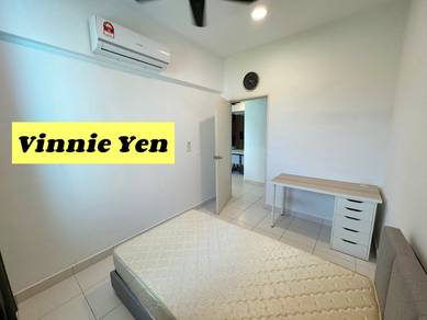 One Foresta 900sf 2carpark Fully Furnish 
