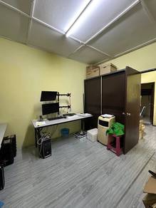 [ BELOW MARKET VALUE / RENOVATED ] 3sty House Taman Daya For Sale