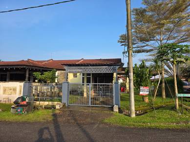 Bandar Tenggara Kulai/ Corner lot single storey/ bumi lot/ 2960 sqft