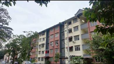 Rumah Pangsa Pantai Peringgit