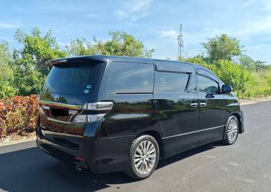 Toyota VELLFIRE 2.4 Z GOLDEN EYES MPV