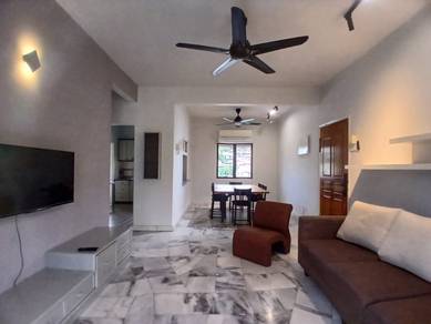 Mutiara Court 3 Greenlane Partly Renovated 985sf 3-Bedroom 2-Carpks