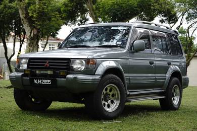 Mitsubishi PAJERO 2.4 (M)