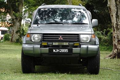 Mitsubishi PAJERO 2.4 (M)