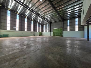 1.5 storey warehouse , subang jaya , kampung bukit lanchong