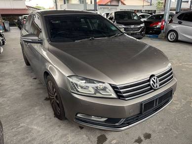 Volkswagen PASSAT 1.8 TSI (CKD) (A)