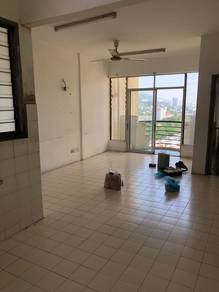 CHEAP LAST Desa Bistari 700sf BASIC RENO Batu Uban near USM Queensbay