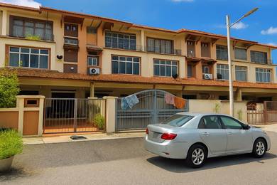 2.5 Storey Terrace House Taman Bukit Serdang, Seri Kembangan