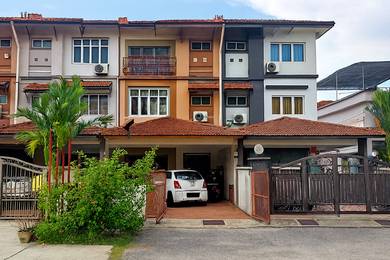 2.5 Storey Terrace House Taman Bukit Serdang, Seri Kembangan