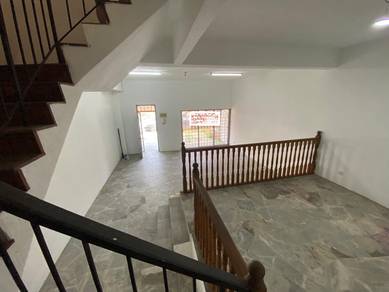 2 Storey Terrace House 4 Rooms 3 Baths for Sale in Taman Serdang Raya