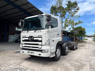 Unregistered Hino 700 FY1E  Original 8x4