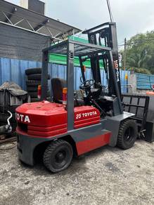 Toyota 5FD25 Diesel Forklift Hinge Fork