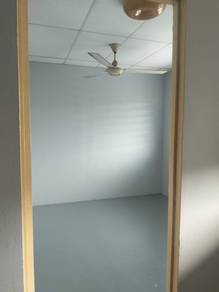 (RENO)(CAT BARU) Flat PKNS Seksyen 8 Shah Alam 7