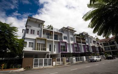 Eastwood Terrace 3 storey Townhouse | 1472 sf  | Non Bumi | Kayu ara
