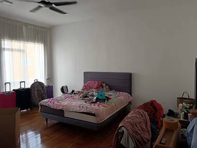 the east utama 4 sty house . 5r 5b . pj . kayu ara