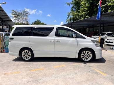 Toyota VELLFIRE 2.4 (AUTO)