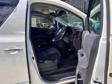 Toyota VELLFIRE 2.4 (AUTO)