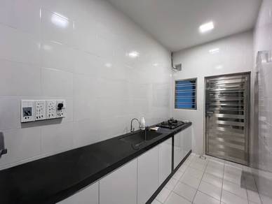 Cluster House @ Kempas Utama 4 + 1 Bed Fully Furnished Setia Tropika