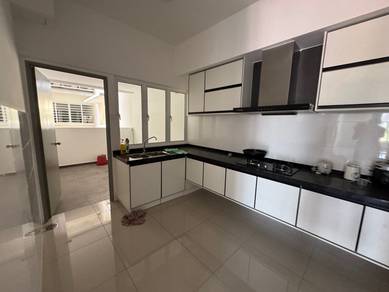 Sungai Buloh New Condo E Park Spacious 2 Car Park Ready Unit for Rent